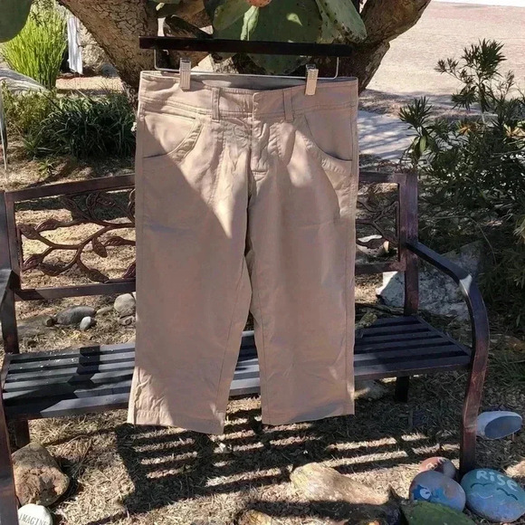 Lucy Khaki Bermuda Short Size XS - Picture 1 of 5